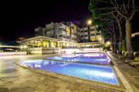 Swimming Pool Hotel Akbulut