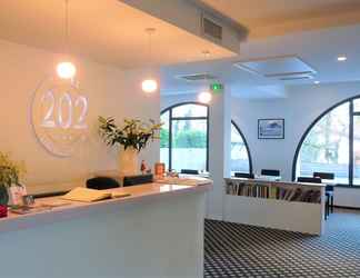 Lobby 2 Hotel 202