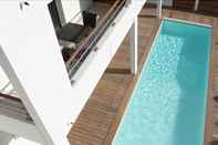 Swimming Pool Hotel 202