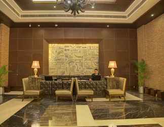 Lobby 2 Goldfinch Hotel Delhi NCR