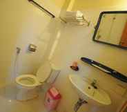 In-room Bathroom 3 Dara Reang Sey Hotel Phnom Penh