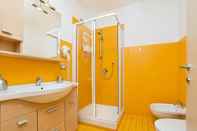 Toilet Kamar De Maria House Bed & Breakfast