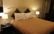 Bedroom 4 Azena Motels
