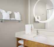 In-room Bathroom 2 SpringHill Suites by Marriott Potomac Mills Woodbridge