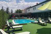 Swimming Pool Hotel Almagro