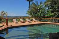 Kolam Renang Summerhills Retreat Byron Bay