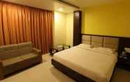 Bedroom 7 Rumani Hotel