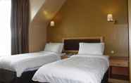 Bedroom 3 Kilmarnock Arms Hotel