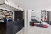 Lobby Adina Serviced Apartments Canberra Dickson