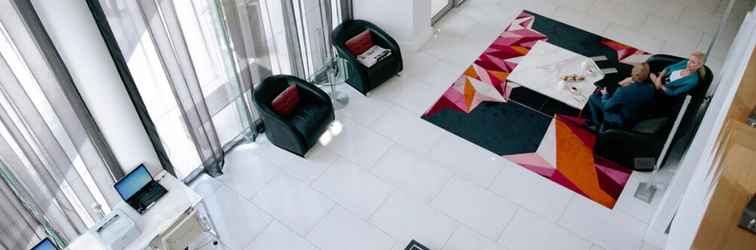 Lobby Adina Serviced Apartments Canberra Dickson