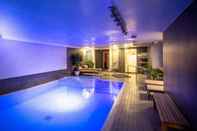 Swimming Pool Hotel Saint Sauveur by WP Hotels