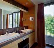 In-room Bathroom 3 Schlossgut Gross Schwansee