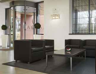 Lobby 2 Ramada by Wyndham Brussels Woluwe