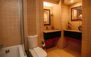 In-room Bathroom 7 Hadrianus Hotel