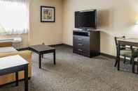 Common Space Quality Inn & Suites