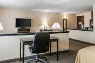 Functional Hall Quality Inn & Suites