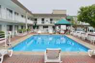 Swimming Pool Wild Dunes Inn