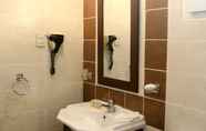 In-room Bathroom 3 Naias Beach Hotel