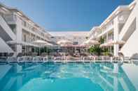 Swimming Pool Nissi Park Hotel