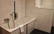 In-room Bathroom 5 ACHAT Hotel Monschau (ehemals Michel Hotel)