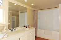 In-room Bathroom Shelbourne Villa