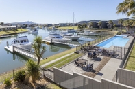 Swimming Pool Sovereign Pier on the Waterways