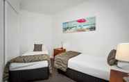 Kamar Tidur 7 Kirra Beach Apartments