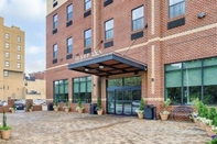 ภายนอกอาคาร Sleep Inn & Suites Downtown Inner Harbor