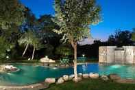 Swimming Pool WelcomHeritage Maharani Bagh Orchard Retreat