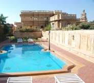 Hồ bơi 2 WelcomHeritage Mandir Palace