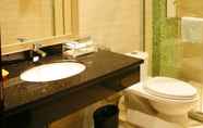 Toilet Kamar 7 Ying Ge Hai Holiday Hotel