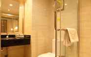 Toilet Kamar 4 Ying Ge Hai Holiday Hotel