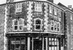 Bangunan 5 The Corner House