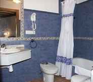 In-room Bathroom 6 Hotel Rural Mirador de Deva