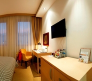 Bedroom 2 In Hotel Belgrade