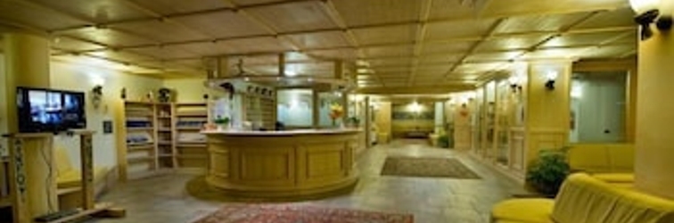 Lobby Boscone Suite Hotel