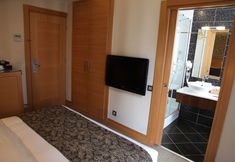 ห้องนอน 6 Emerald Hotel