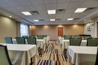 Functional Hall Fairfield Inn & Suites by Marriott Ottawa Starved Rock Area