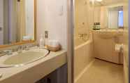 In-room Bathroom 5 Hotel Concorde Hamamatsu