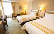 Bedroom 6 Hotel Golden Dragon