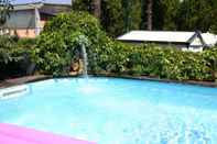 Swimming Pool Hotel Elefante Bianco