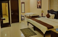 Bilik Tidur 4 Suryaa Villa - A City Centre Hotel