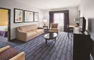 พื้นที่สาธารณะ 4 La Quinta Inn & Suites by Wyndham Hinesville - Fort Stewart
