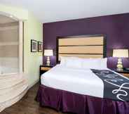 Bedroom 6 La Quinta Inn & Suites by Wyndham Hinesville - Fort Stewart