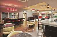 Bar, Cafe and Lounge La Quinta Inn & Suites by Wyndham Hinesville - Fort Stewart