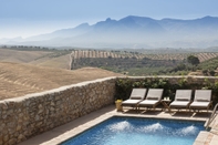 สระว่ายน้ำ Hotel Cortijo del Marqués