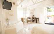 Kamar Tidur 5 Rosebridge House Bed & Breakfast Adult Retreat