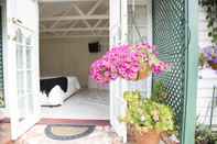 Bangunan Rosebridge House Bed & Breakfast Adult Retreat