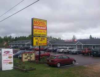 Exterior 2 Fundy Rocks Motel and Chocolate River Cottages