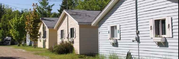 Exterior Fundy Rocks Motel and Chocolate River Cottages